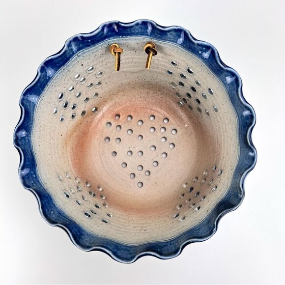 Salt of Thee Earth Pottery Guernsey Ohio Berry Heart Scalloped Edge Bowl Signed - Picture 6 of 10